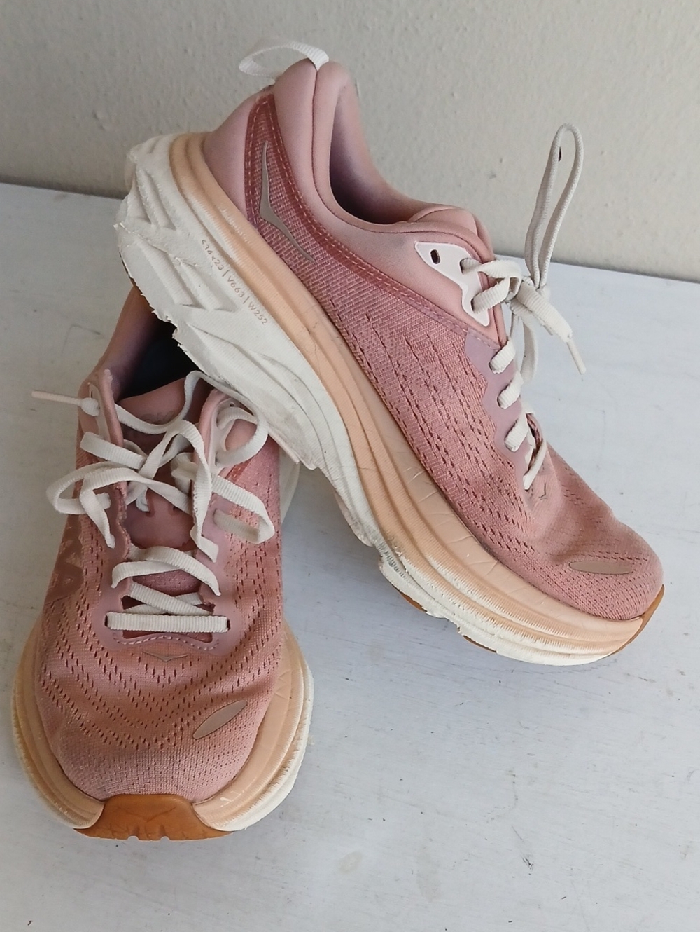 Hoka Bondi 8 size 7